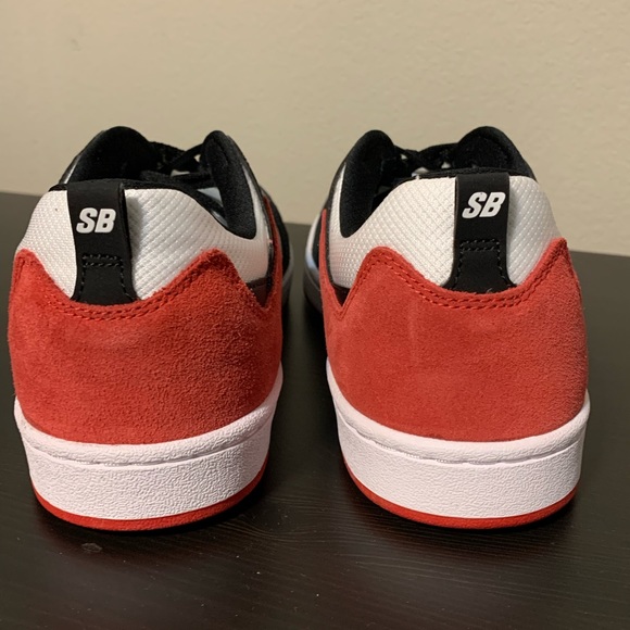 Men’s Nike SB Alleyoop “Black Toe Chicago” Size-12 Red Black White (CJ0882 102) - Picture 4 of 9